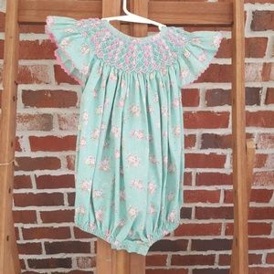 Worn once ADORABLE seersucker flutter sleeve suit